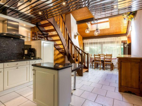 Duplex 2 chambres au centre village, proche pistes, avec garage et balcon - FR-1-437-28